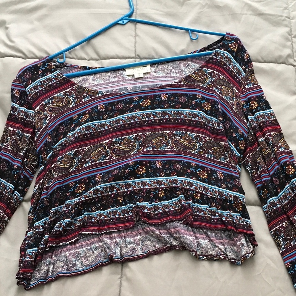 LA hearts bell sleeve crop top